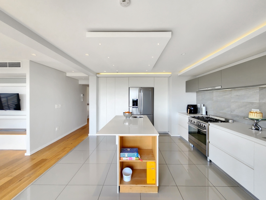 2 Bedroom Property for Sale in Sea Point Western Cape